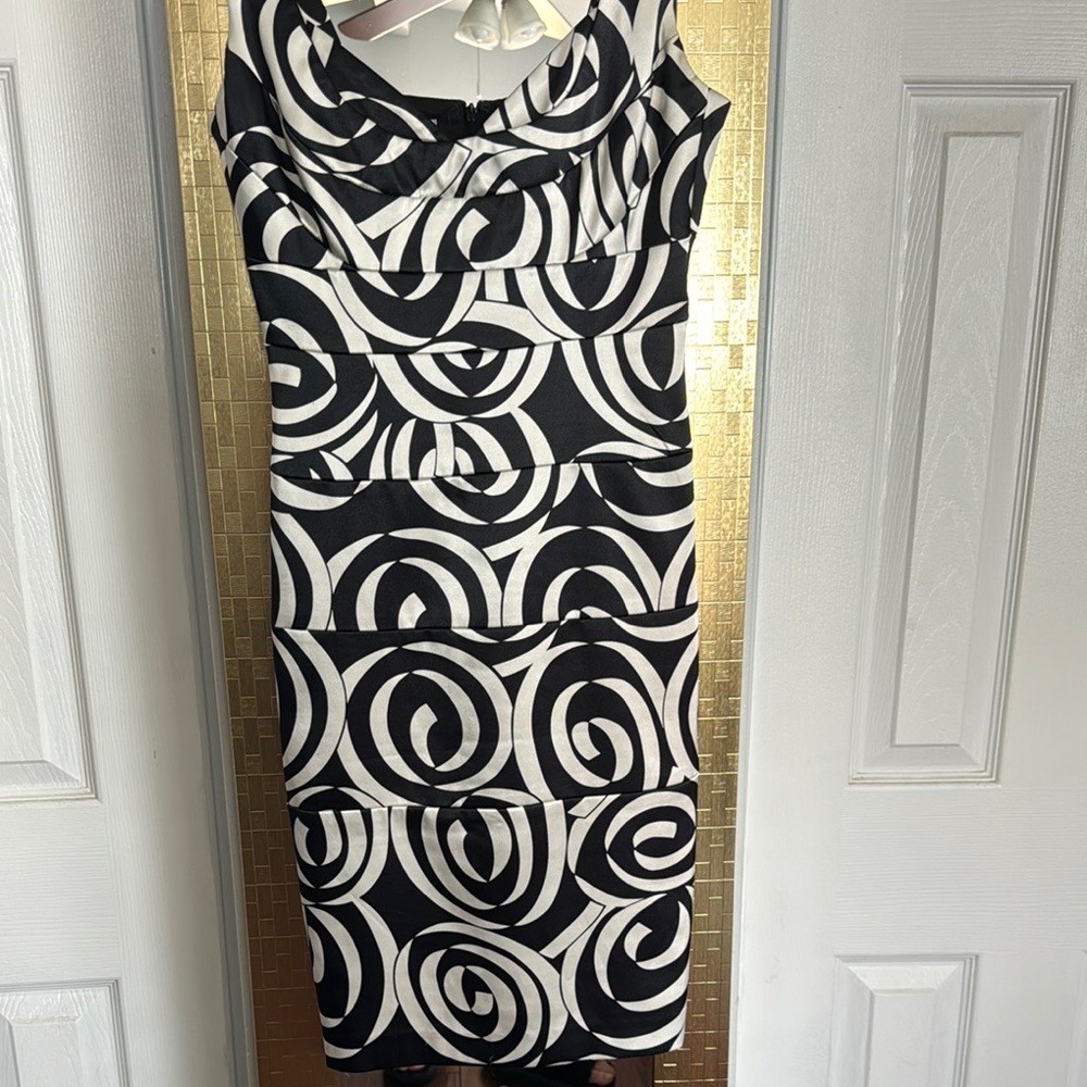 London Times Black and White Sheath Midi Dress